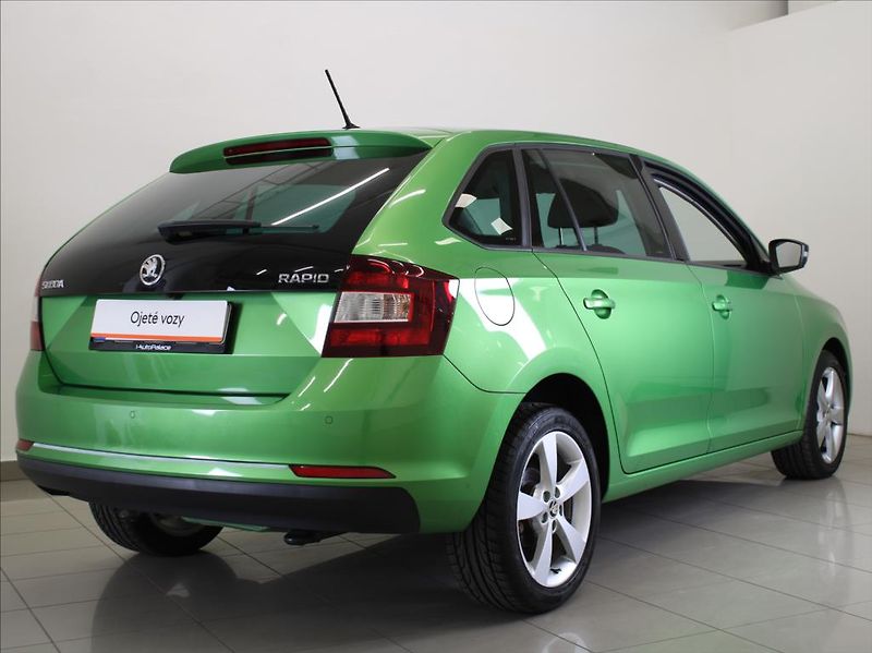 Škoda Rapid 1,2 TSi 81kW Style+ 37tkm! 1.m - fotka 3 z 26