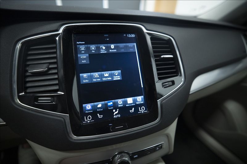Volvo XC90 2,0 D5 AWD 1. MAJITEL ČR TAŽNÉ - fotka 37 z 44
