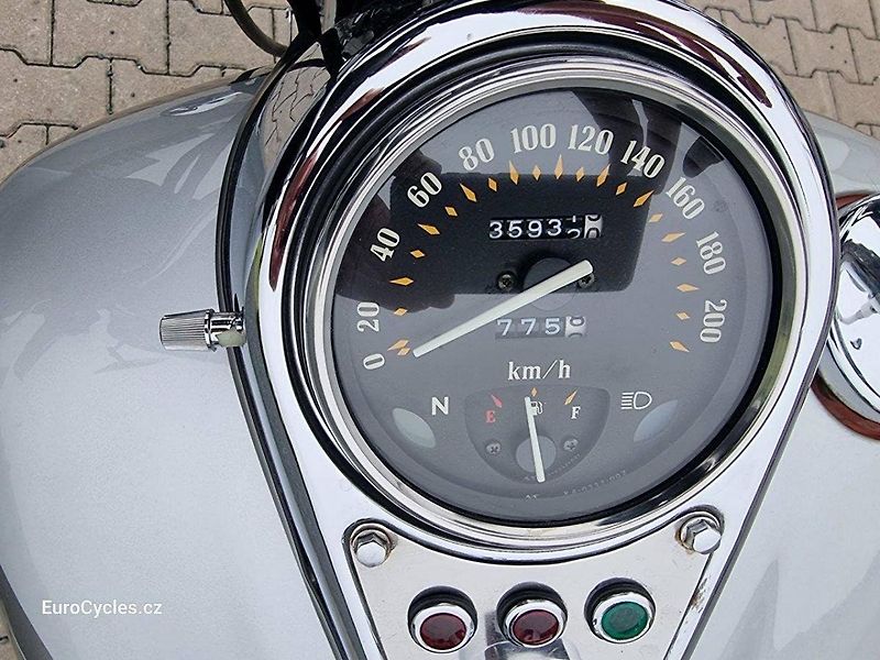 Kawasaki VN 1500 Classic (1999) - fotka 12 z 14