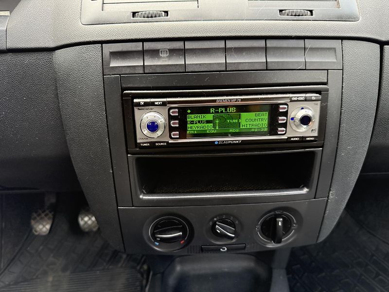 Škoda Fabia 1,4i Tažné - fotka 16 z 19