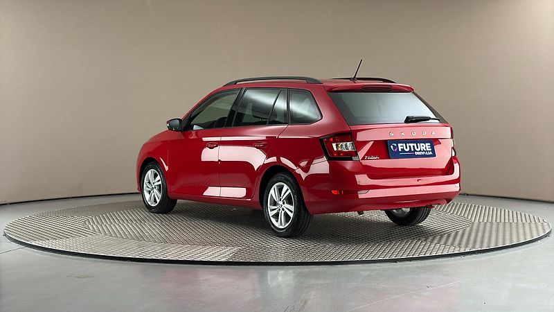 Škoda Fabia 1.0 TSI Ambition Combi - fotka 2 z 24