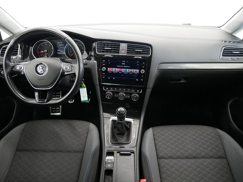 Volkswagen Golf - fotka 5 z 26