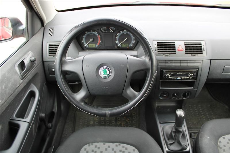 Škoda Fabia 1,2 i  STK 5/2027, KLIMA - fotka 12 z 19