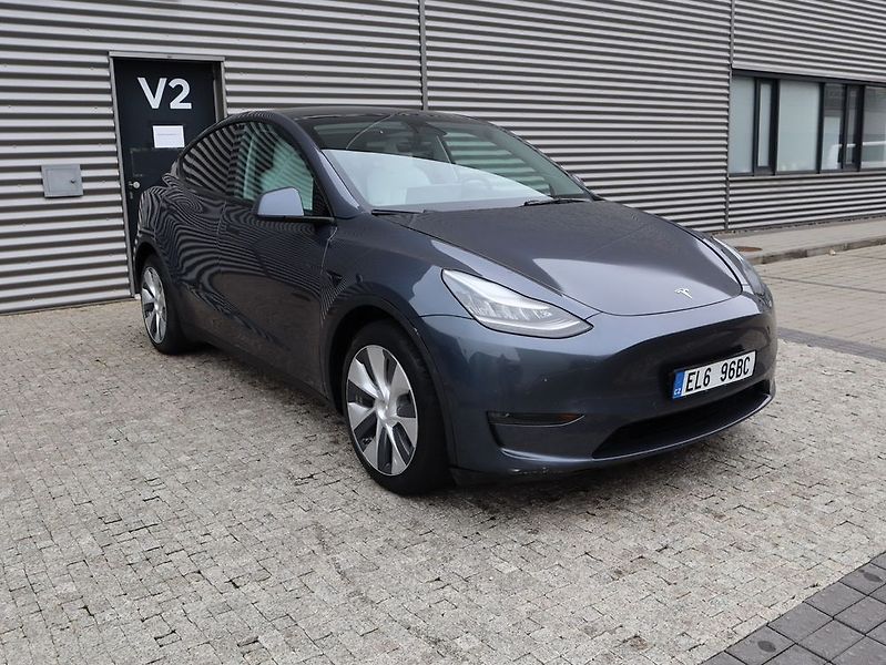 Tesla Model Y (2022) - fotka 2 z 45