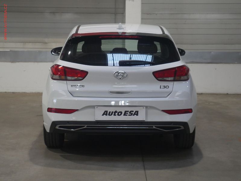 Hyundai i30 (2020) 1.0T-GDi, ČR, AC, temp - fotka 5 z 17