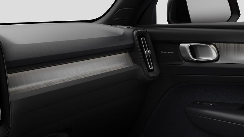 Volvo XC40 PLUS B4, PANORAMA, MATRIX LED - fotka 6 z 7