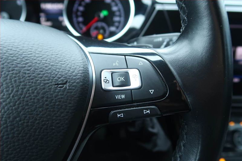 Volkswagen Touran (2019) 2.0 TDI, Automat, Navi - fotka 18 z 22