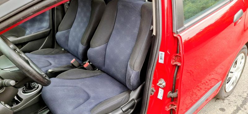 Honda Jazz 1.2 VTEC 66 kw - fotka 16 z 42