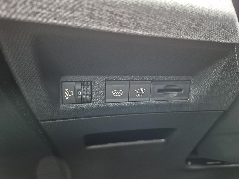 Peugeot 3008 (2026) ALLURE Hybrid 145 e-DCS6    - fotka 16 z 23