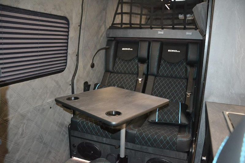 Mercedes-Benz Sprinter 319 Camper Family - fotka 10 z 50