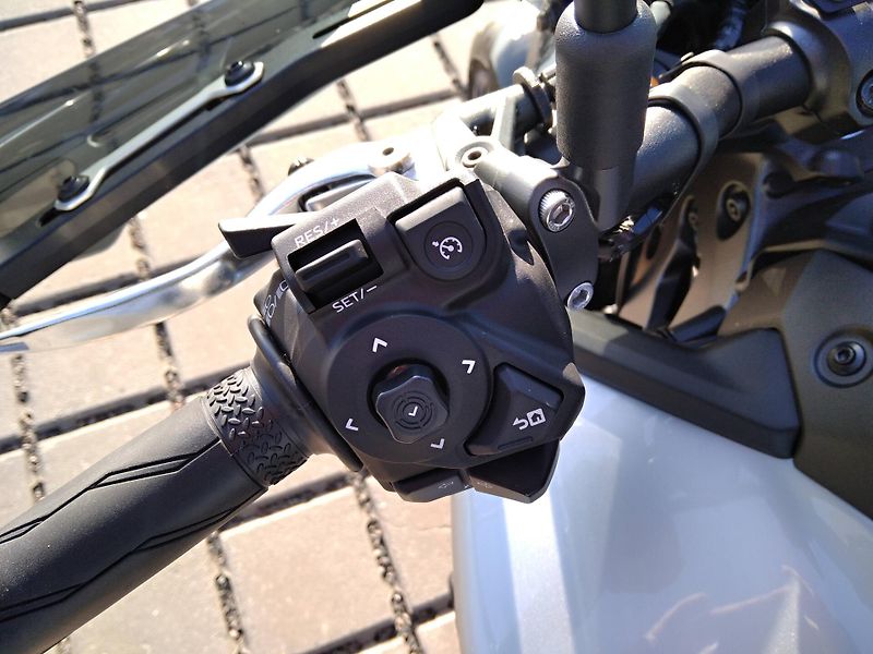 Yamaha MT-09 SP - fotka 12 z 16