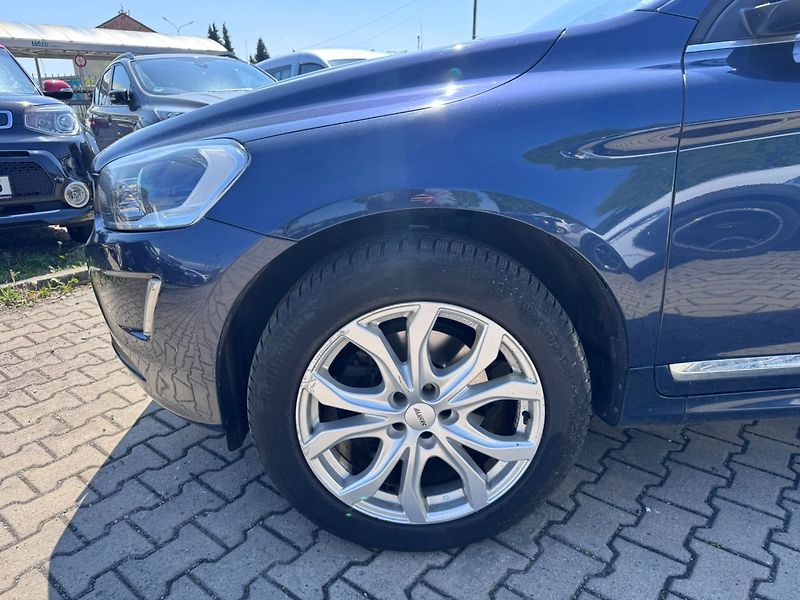 Volvo XC60 (2015) 4X4 2,4 D5 158 KW SUMMUM ČR - fotka 13 z 50