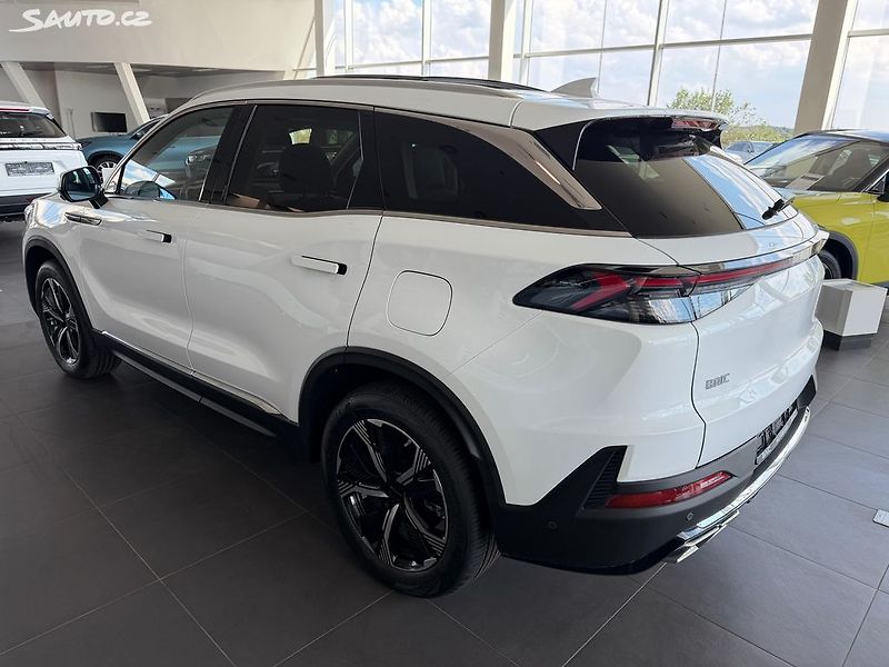 BAIC X75 (2025) ALL IN 130 kW Panorama DCT - fotka 5 z 28