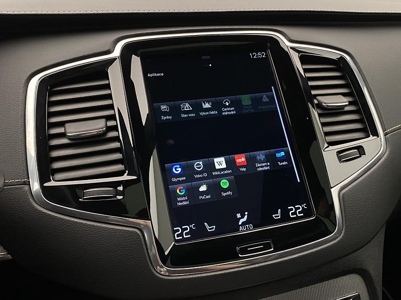 Volvo XC90 B5 AWD R-DESIGN REZERVACE - fotka 40 z 47