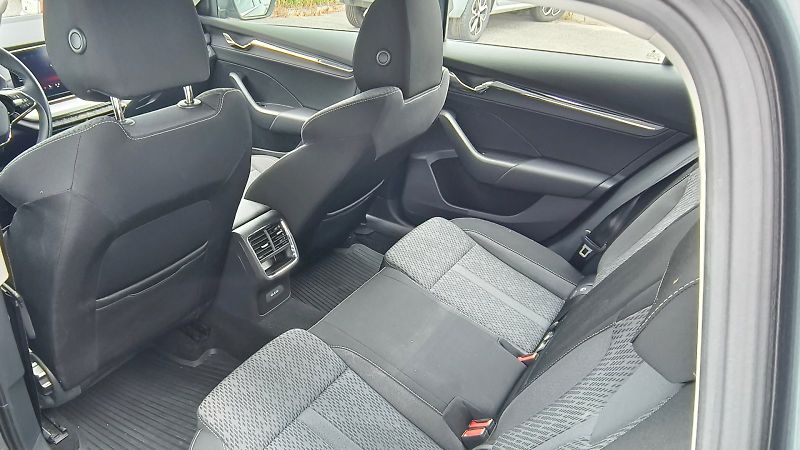 Škoda Octavia (2023) OCT.COM M-HEV STY TS 110/1.5 A - fotka 13 z 34