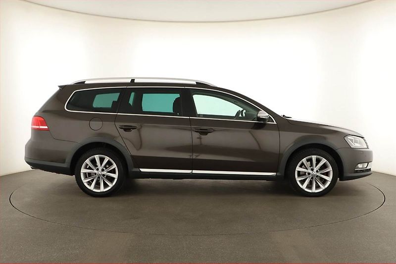 Volkswagen Passat (2013) Alltrack 2.0 TDI, 4X4 - fotka 6 z 14