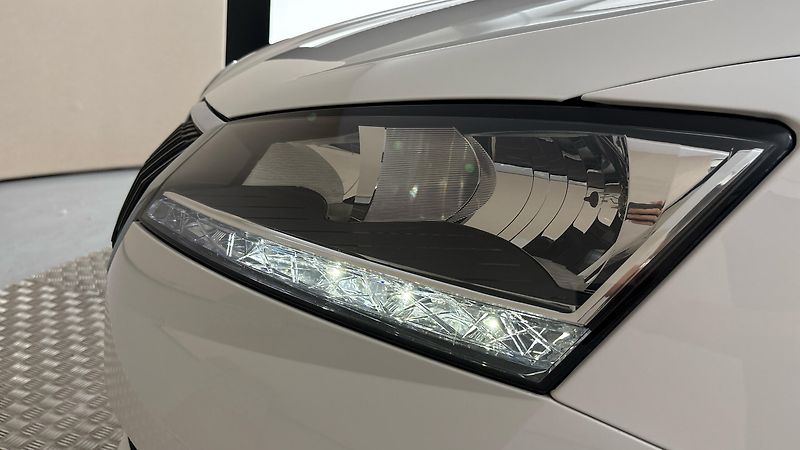 Škoda Fabia 1.0 TSI Active - fotka 18 z 23