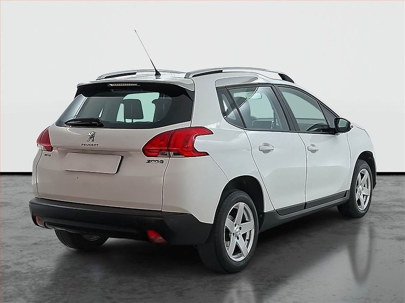 Peugeot 2008 (2016) 1.2 PureTech, Tempomat - fotka 5 z 15