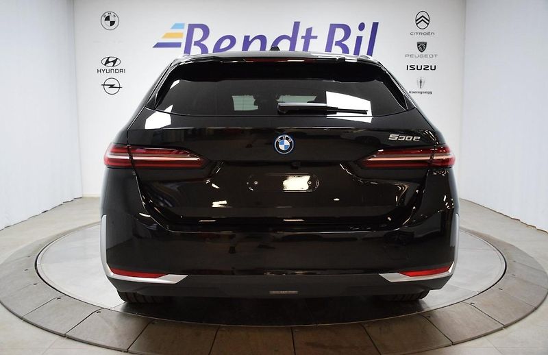BMW Řada 5 530e xDrive Touring Tažné - fotka 5 z 19