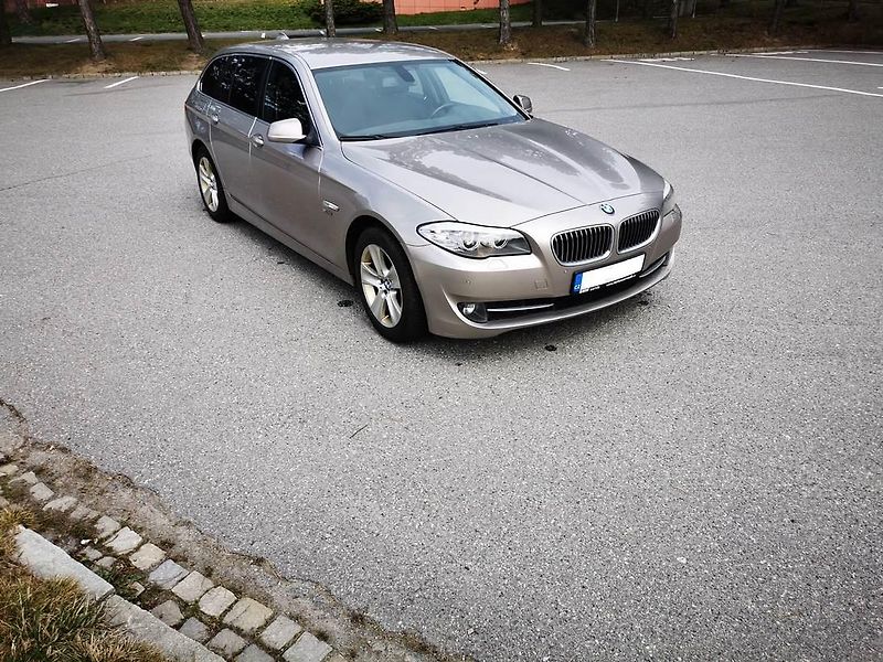 BMW Řada 5 530D XDRIVE TOURING F11 190kW - fotka 3 z 40