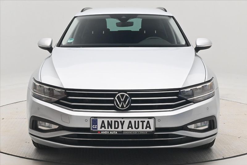 Volkswagen Passat 2,0 TDI 110kW DSG Business Zár - fotka 2 z 32