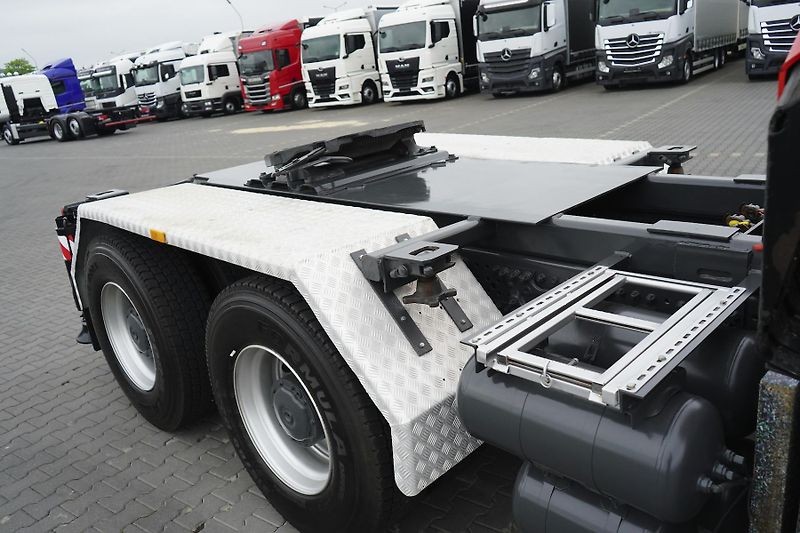 Mercedes-Benz (2018) AROCS / 2651 / 6 X 4 / FASSI F - fotka 21 z 68