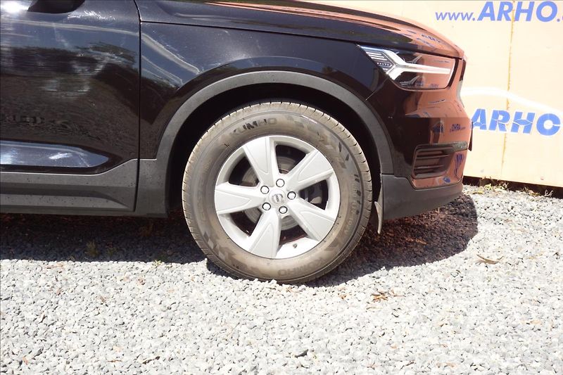 Volvo XC40 2,0 D3 110KW, MANUAL, FWD. - fotka 9 z 37
