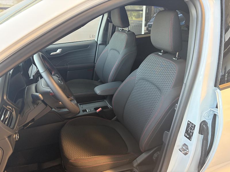 Ford Kuga ST-line 1.5 Ecoboost - fotka 10 z 15