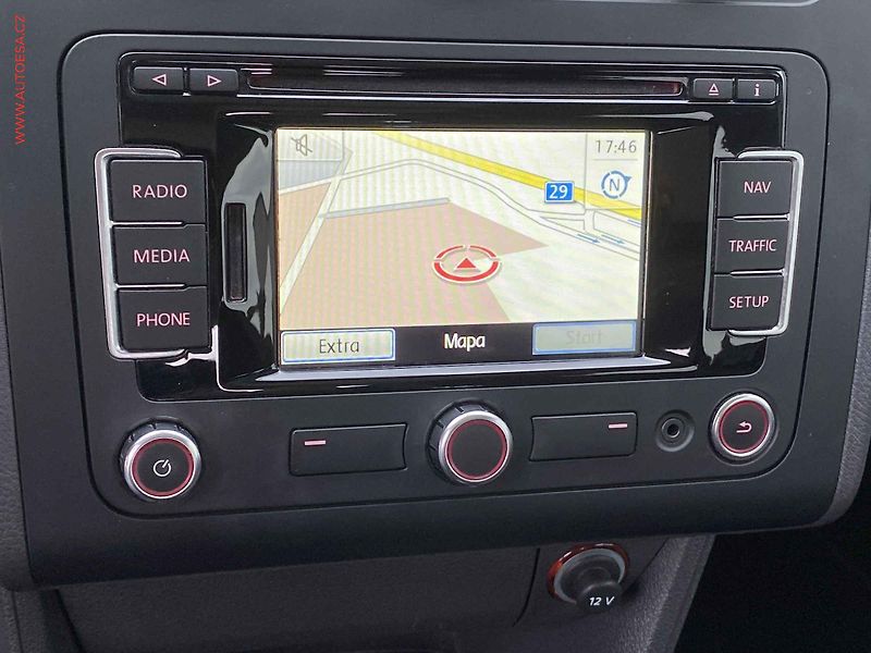Volkswagen Touran (2013) 1.2 TSi, Life, bixen, navi, - fotka 17 z 20