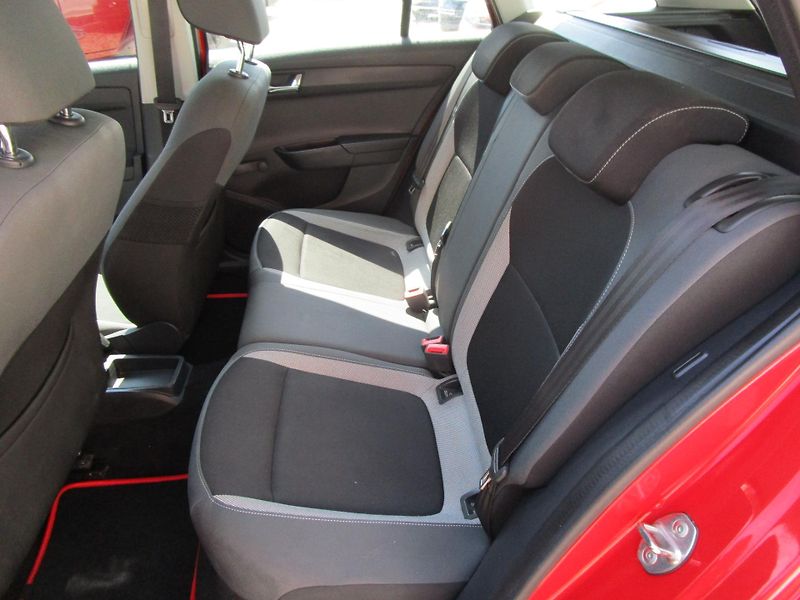 Škoda Fabia 1,2 - 66KW - KOUPENA V ČR - fotka 8 z 14