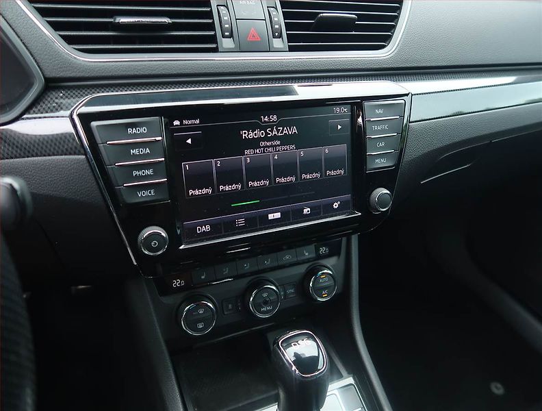 Škoda Superb (2017) Sportline 2.0 TSI, Automat - fotka 18 z 23