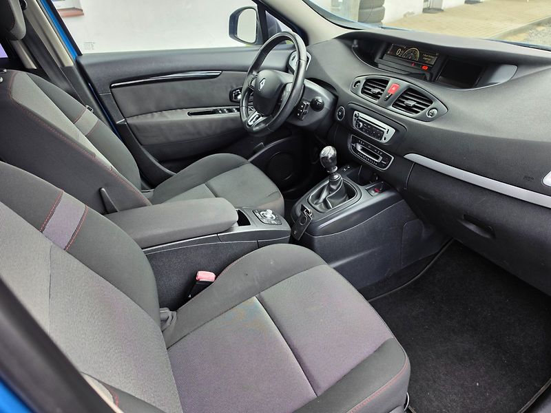 Renault Scénic (2013) 1.5 DCI - fotka 13 z 17