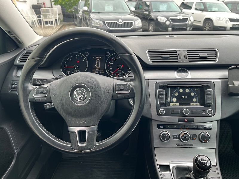 Volkswagen Passat (2013) 2.0 TDi NAVI - fotka 8 z 16