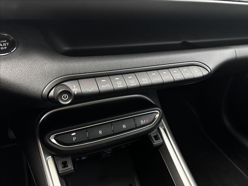 Jeep Avenger 1,2 Turbo e-hybrid Summit - fotka 39 z 42