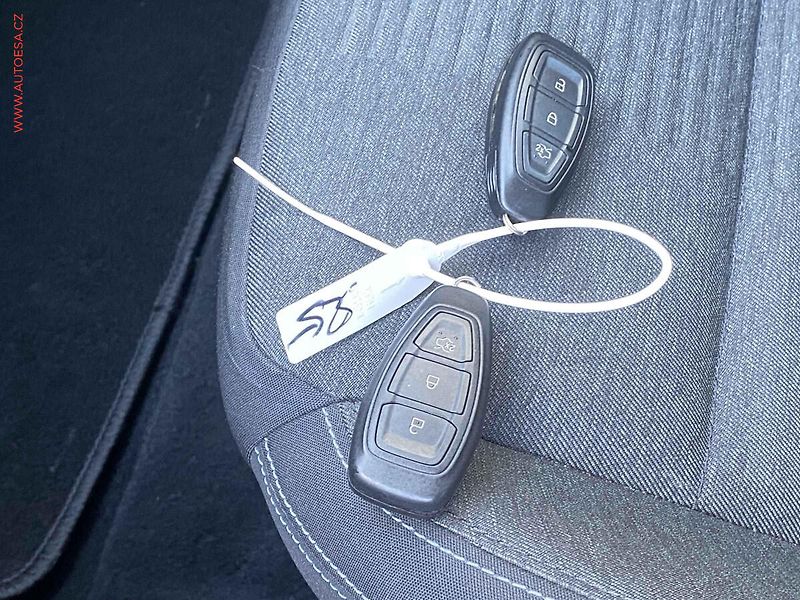 Ford Focus (2019) 1.0EB, Active, navi, park - fotka 17 z 17