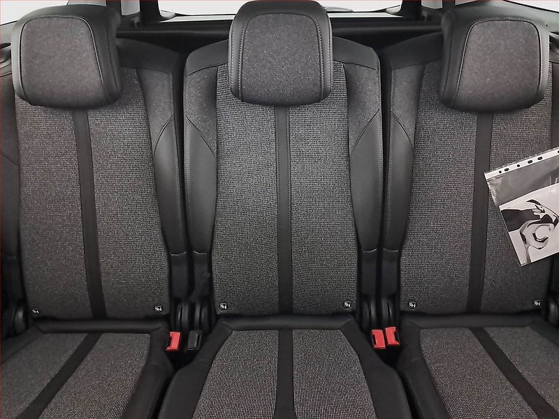 Peugeot 5008 (2020) PureTech 130, 7 míst, ČR,1.maj - fotka 10 z 20