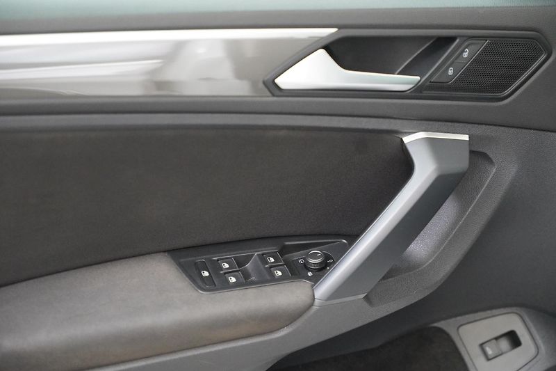 Volkswagen Tiguan - fotka 12 z 27