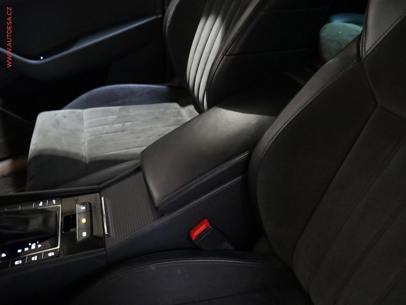 Škoda Superb (2018) 2.0TDi 4x4, ČR, DSG, bixen - fotka 21 z 23