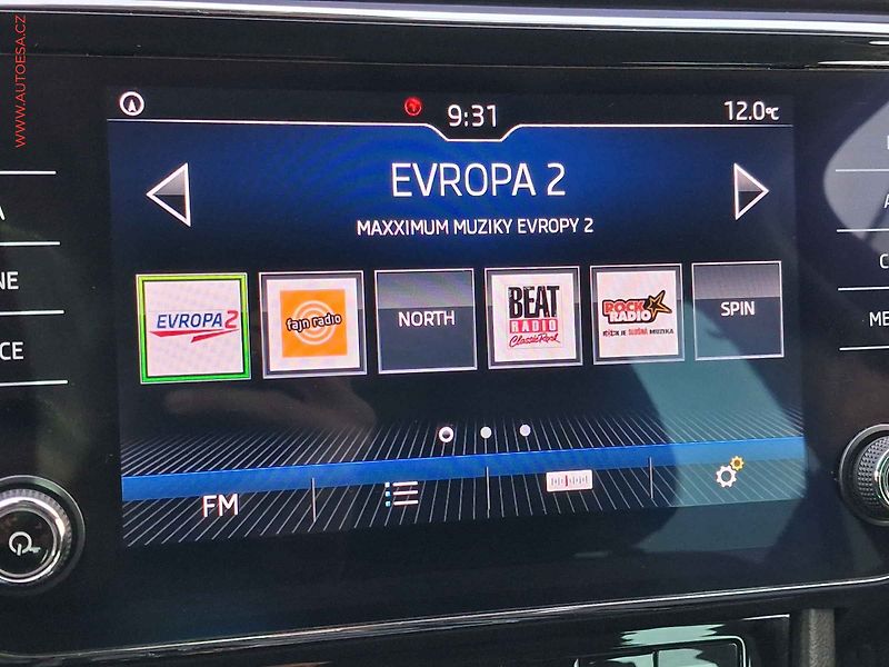 Škoda Superb (2019) 2.0 TDI, Style, DSG, navi - fotka 16 z 18