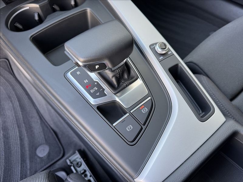 Audi A4 2,0 40 TDI Quattro ACC DPH ČR - fotka 36 z 50
