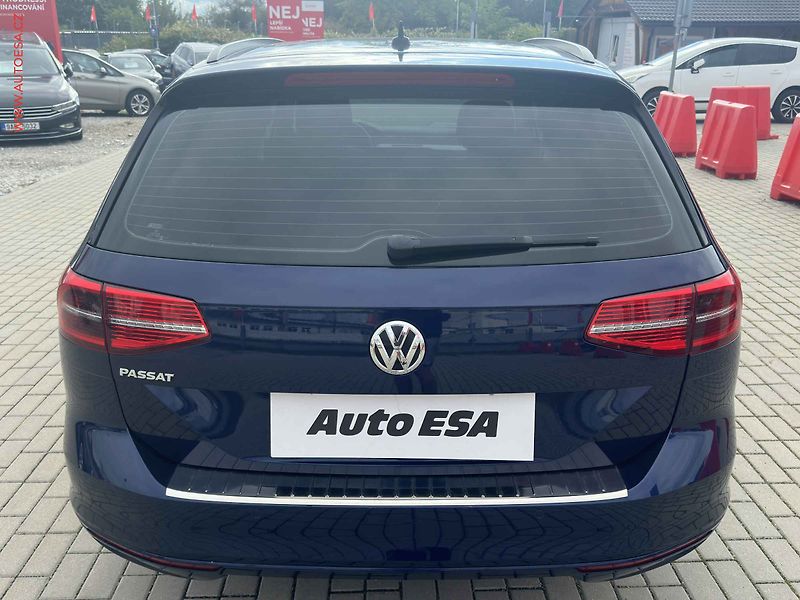 Volkswagen Passat (2019) 2.0 TDi, 2.maj, DSG, navi. - fotka 5 z 26