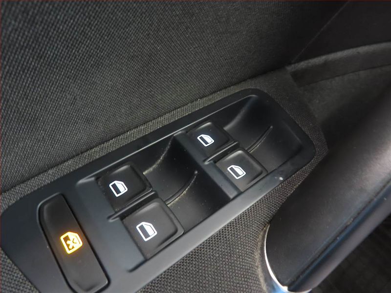 Volkswagen Golf (2014) 1.2 TSI, Serv.kniha, Tempomat - fotka 14 z 14