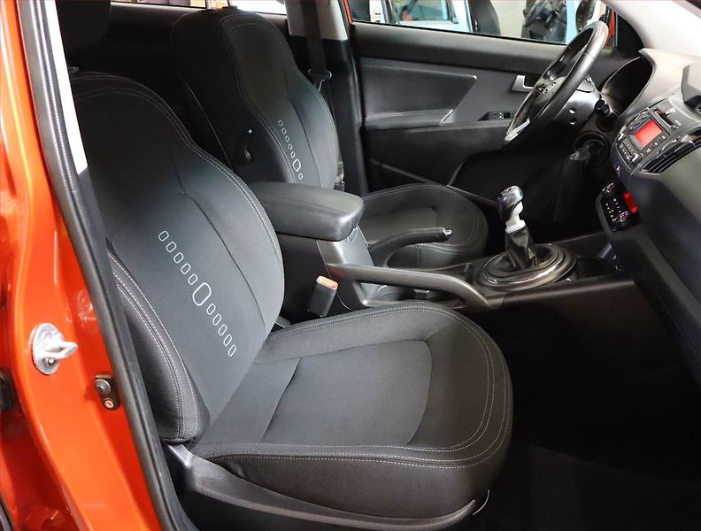Kia Sportage (2012) 2.0 CRDi, 4X4, Xenony - fotka 9 z 18