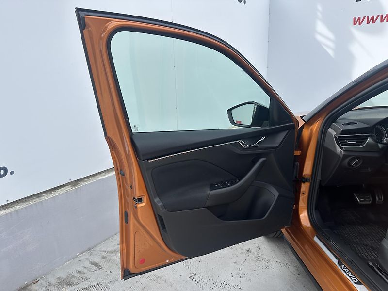 Škoda Kamiq (2023) 1.5 TSI Monte Carlo rezervace - fotka 9 z 34