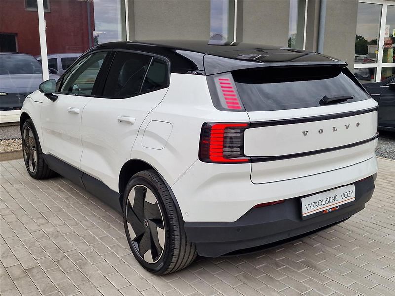 Volvo EX30 AWD Ultra Twin 315kW,ČR,1.Maj - fotka 8 z 48