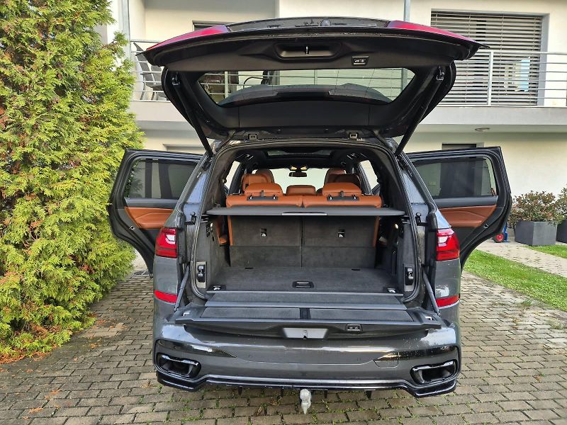 BMW X7 (2021) 40d Xdrive   REZERVACE - fotka 20 z 29