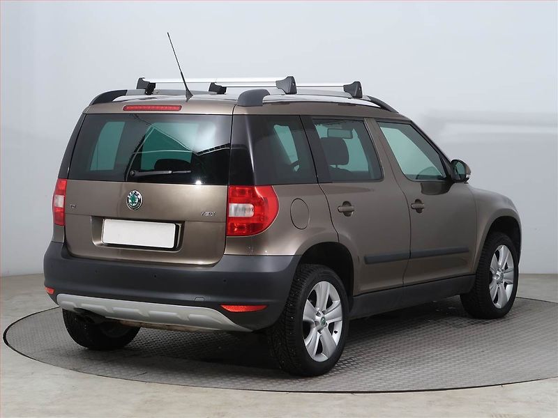 Škoda Yeti (2011) 2.0 TDI, Serv.kniha, Tempomat - fotka 5 z 12