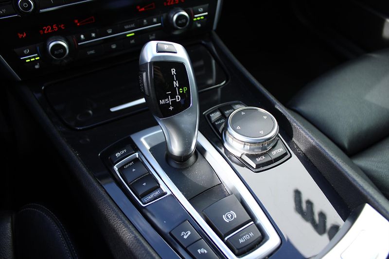 BMW Řada 5 530d GT xDrive LUXURY NAVI - fotka 23 z 27