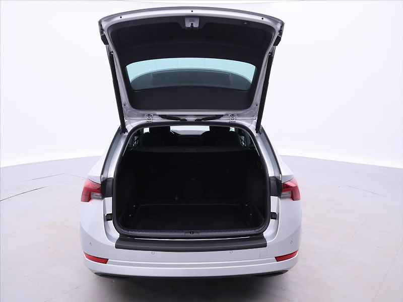 Škoda Octavia 2,0 TDI 110kW DSG Tour DPH - fotka 9 z 38