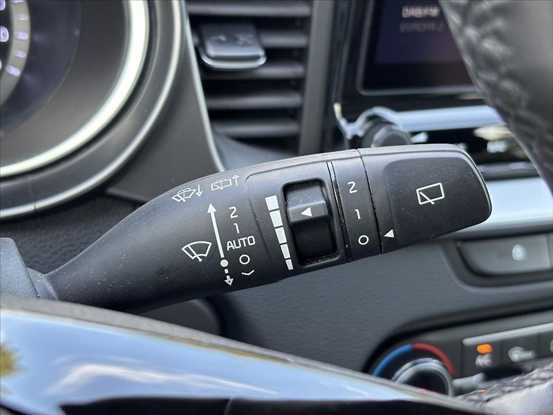 Kia Ceed 1,5 TGDi TOP ZÁRUKA CARPLAY - fotka 33 z 39